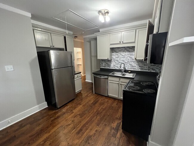 Building Photo - 1225 Euclid Ave NE