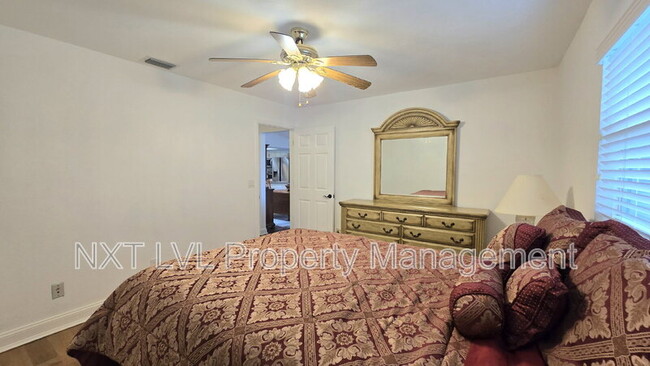 Building Photo - 2317 SW 44th Terrace