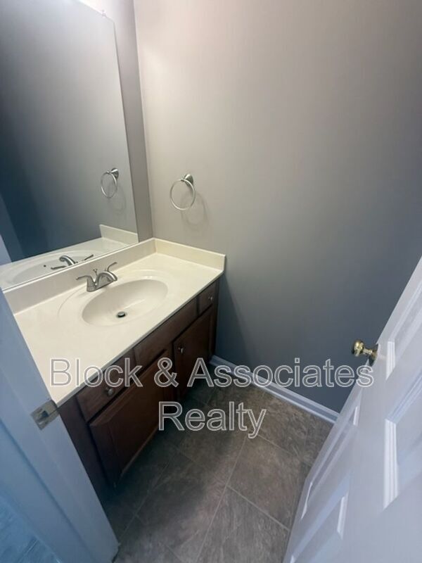 Building Photo - 4121 Bentley Dr