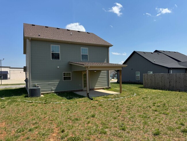 Building Photo - Gorgeous, Like New Home For Rent in Sango!