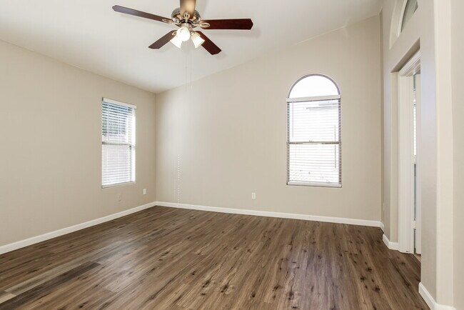 Building Photo - 16766 W Taylor St