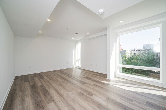 Building Photo - 1514 Master St