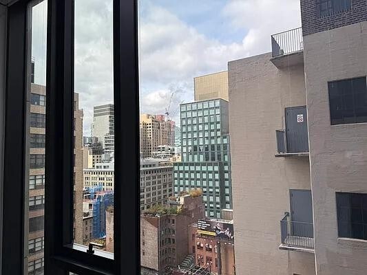 Building Photo - 570 Broome St