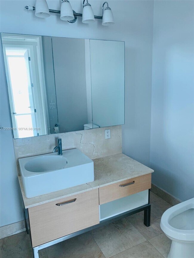 Building Photo - 218 SE 14th St