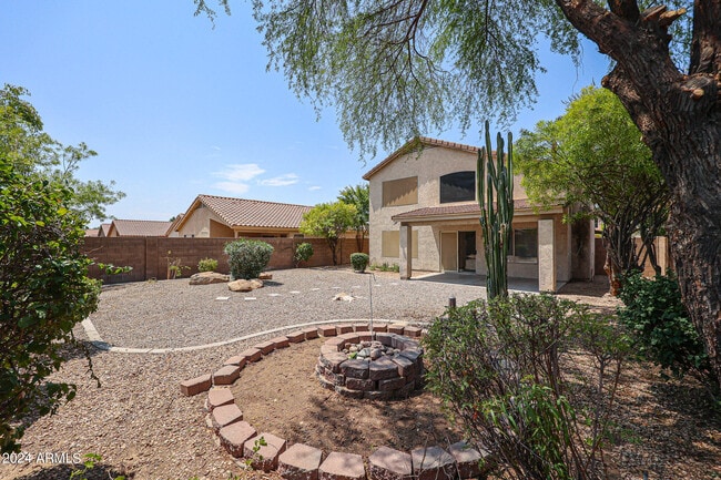 Building Photo - 6921 W Juniper Ave