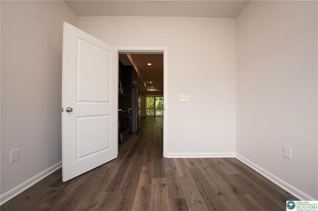 Building Photo - 1210 Eaton Ave