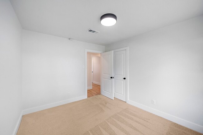 Building Photo - 5123 Willowbend Blvd