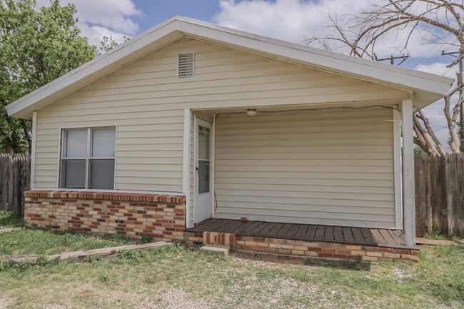 Primary Photo - Charming 2-Bedroom in NW Lubbock