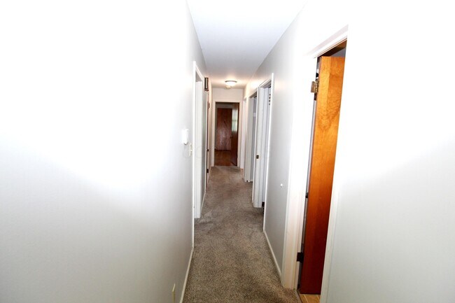 Building Photo - 4777 Nugent Dr