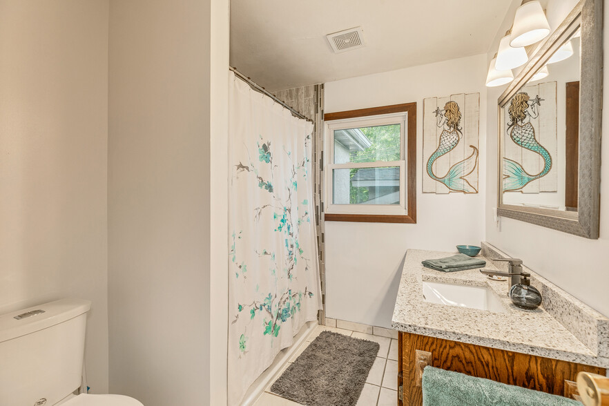 Main Floor Bathroom - 19215 Larkspur Ave N