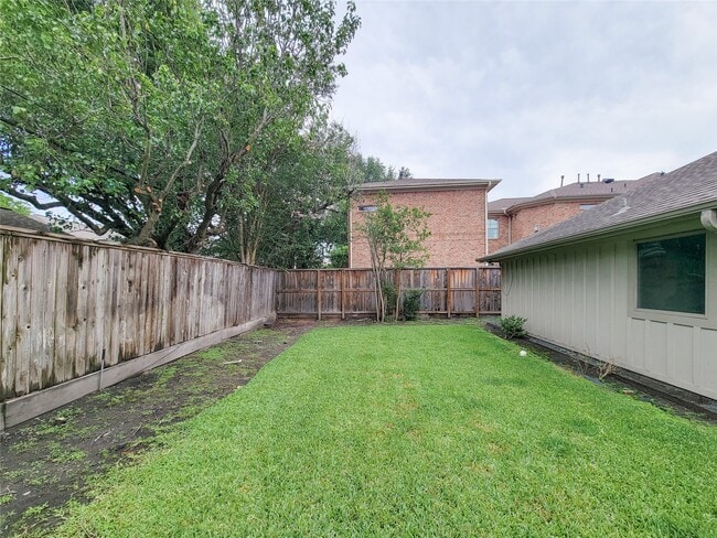 Building Photo - 6130 Valley Forge Dr