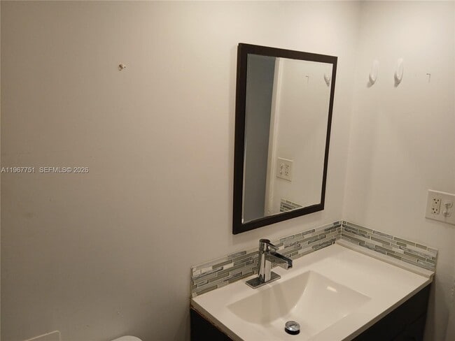 Building Photo - 2780 NE 183rd St