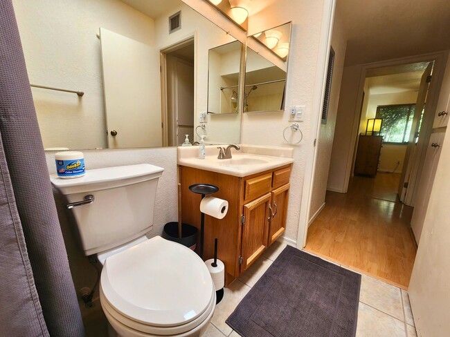 Building Photo - 3343 N Glen Creek Dr