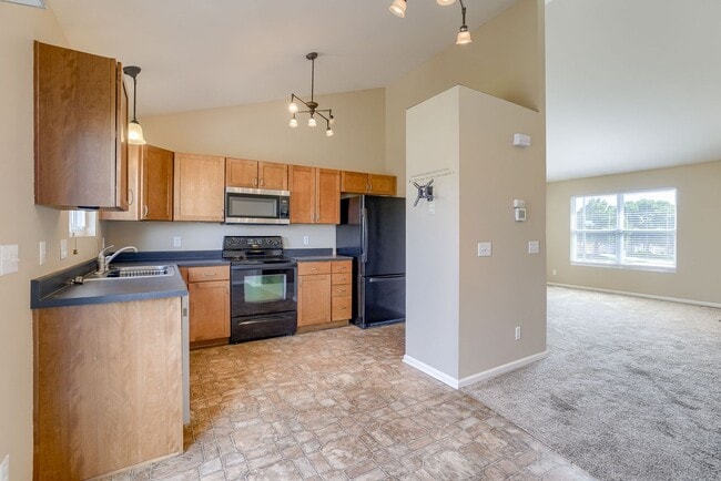 Building Photo - Charming Multi-Level Near Parks and Lakes!!