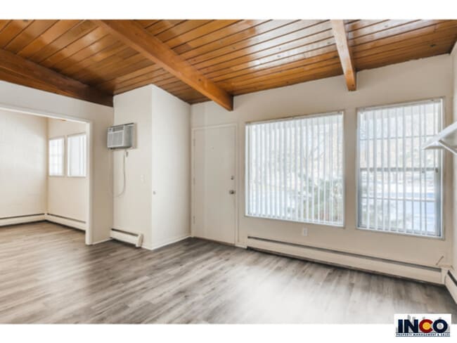 Building Photo - 6075 S Sterne Pkwy