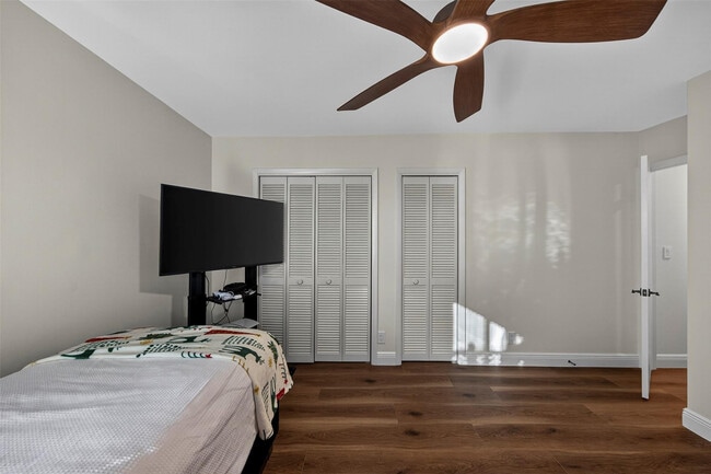 Building Photo - 1505 SE 11th St