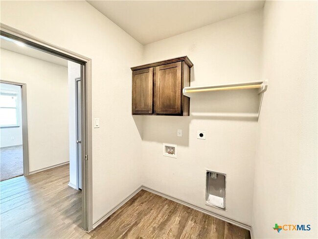 Building Photo - 326 Grn Valley Dr