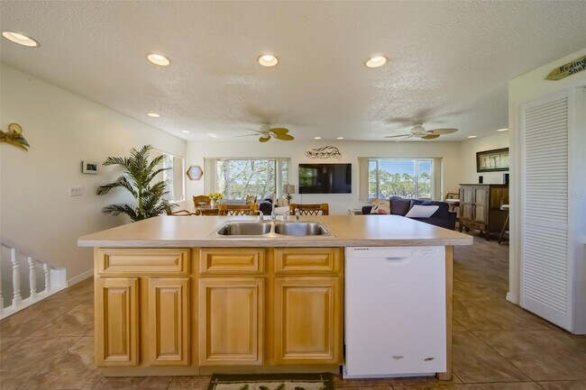 Building Photo - 18111 1st St E