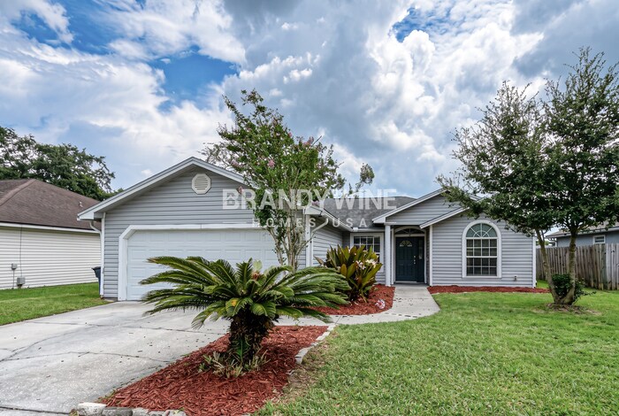 Building Photo - 11067 Barbizon Cir W