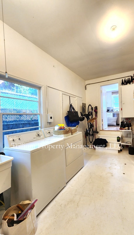 Building Photo - 3206 SW 13th Ave