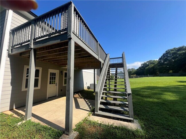Building Photo - 130 Elk Grove Dr