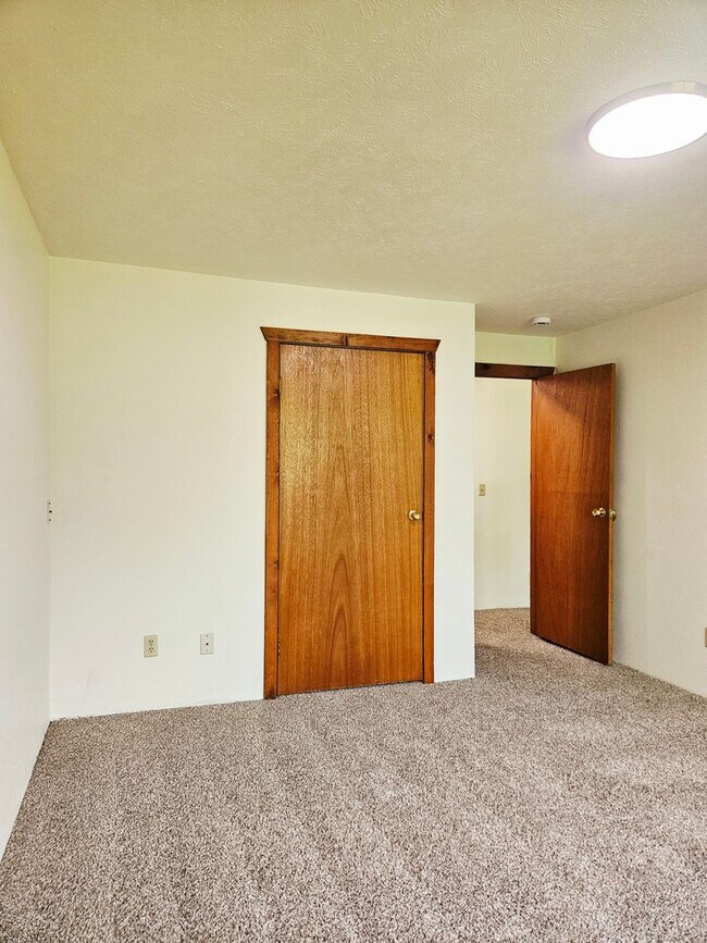 Building Photo - 709 Oconnor Rd