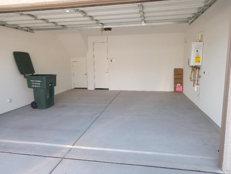 Building Photo - 2650 S Brandywine Ln