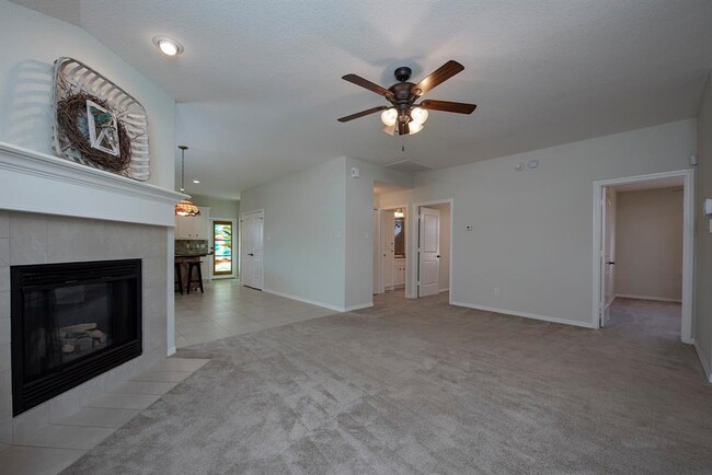 Building Photo - 119 Golfview Ct