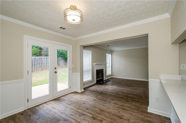 Building Photo - 10840 Mortons Crossing