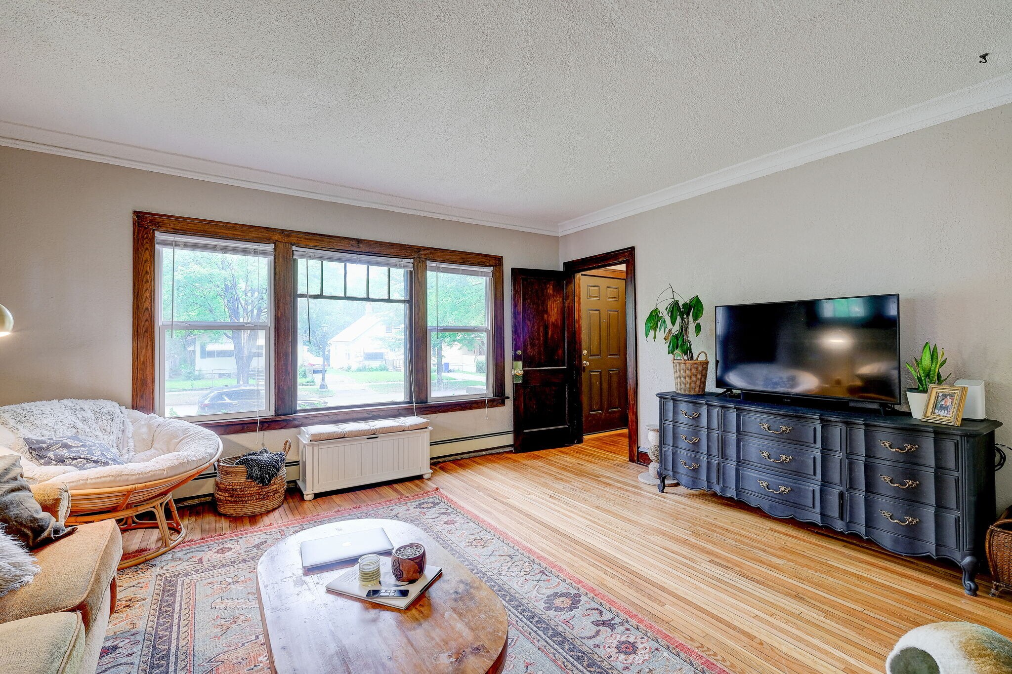 Building Photo - 832 Dayton Ave