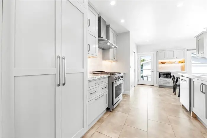 Building Photo - 4227 E Colorado St