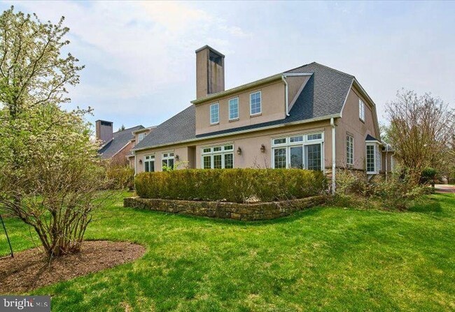 Building Photo - 12 Windermere Way