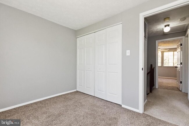 Building Photo - 5932 Spruce Run Ct