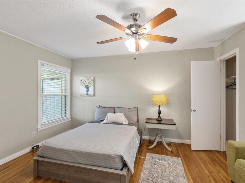 Building Photo - 4201 Anita Ave