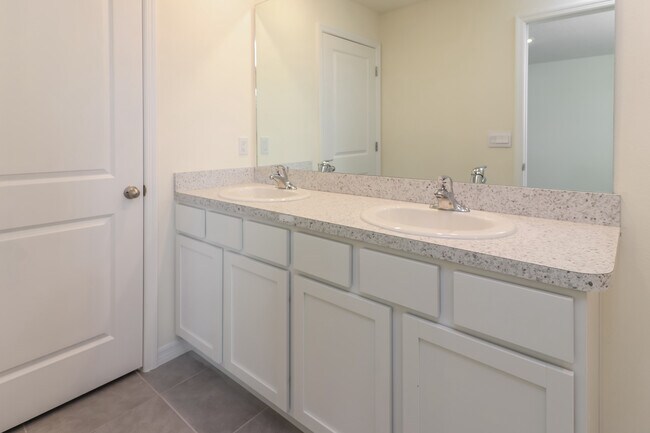 Building Photo - 36483 Spanish Rose Dr, Dade City, FL