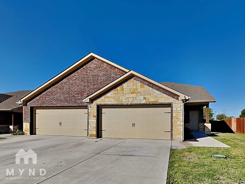 Building Photo - 700 Rolling Terrace Cir