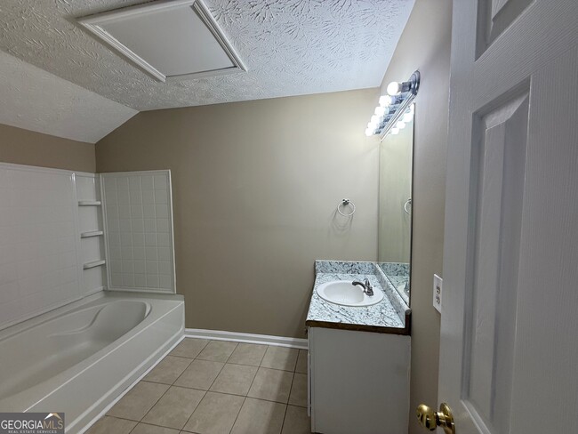 Building Photo - 960 Windwood Ct