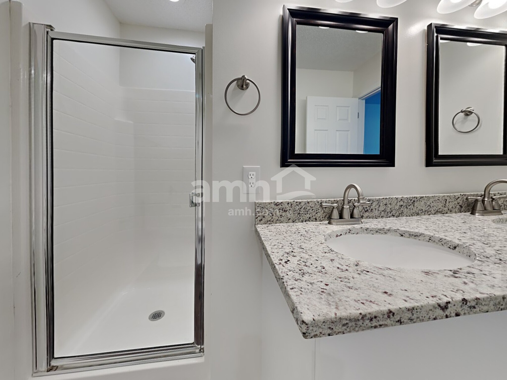 Building Photo - 118 Larkspur Dr