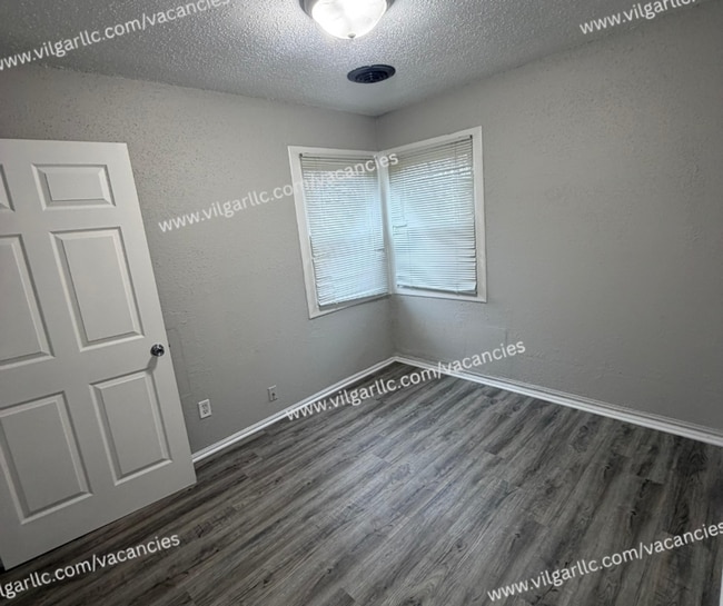 Building Photo - Newly Renovated 2-Bedroom • 1-Bathroom Home