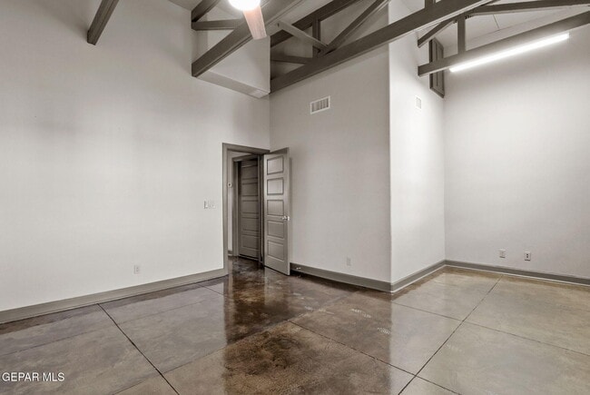 Building Photo - 6350 Escondido Dr