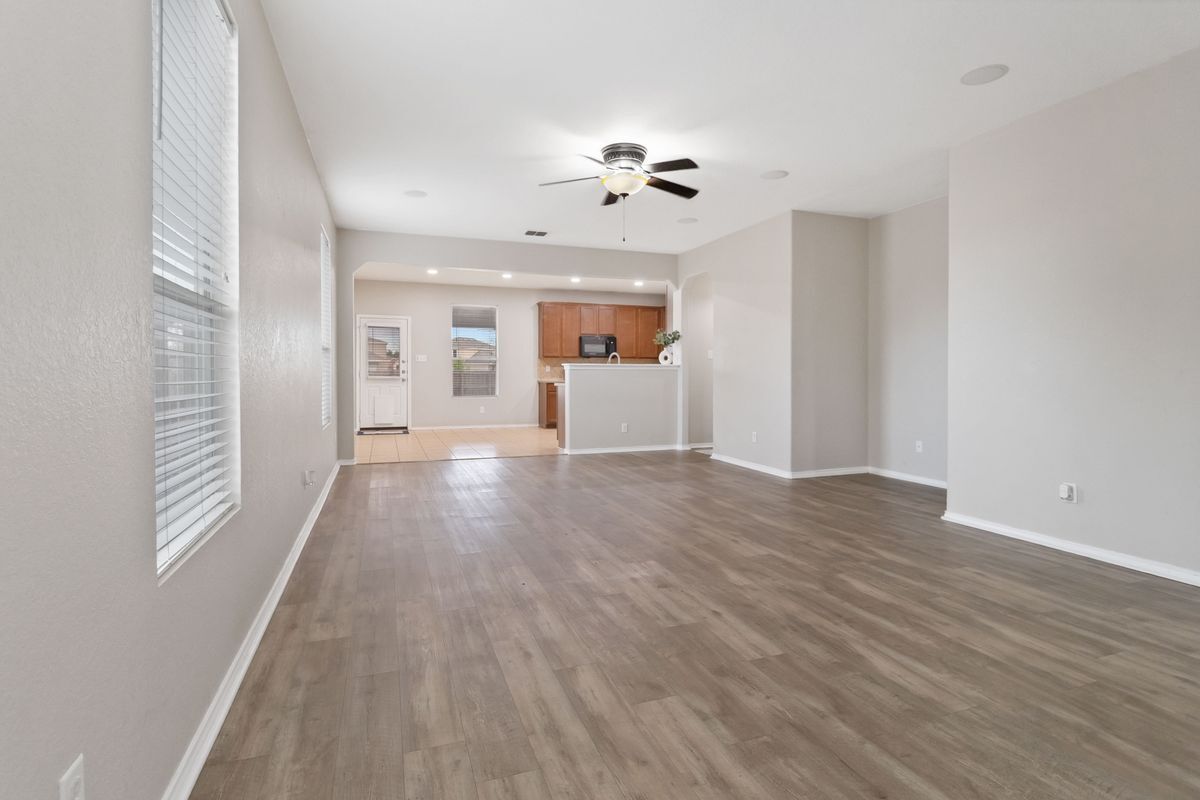 Building Photo - 3637 Double Diamond