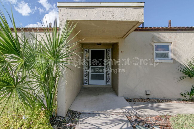 Building Photo - 110 Madrid Dr