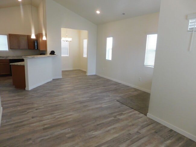 Building Photo - 2 Bed/2 Bath New Construction