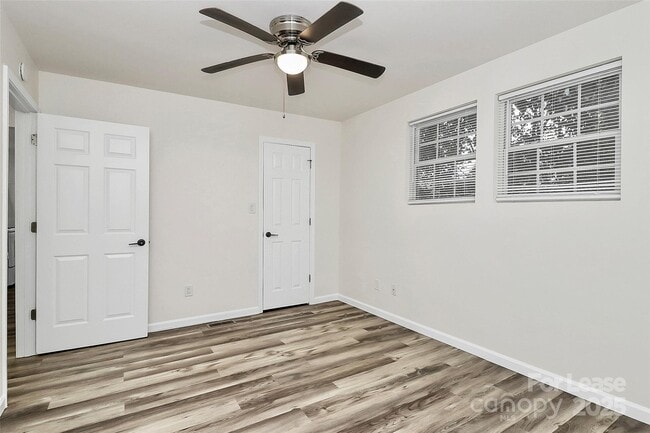 Building Photo - 2825 Morson St