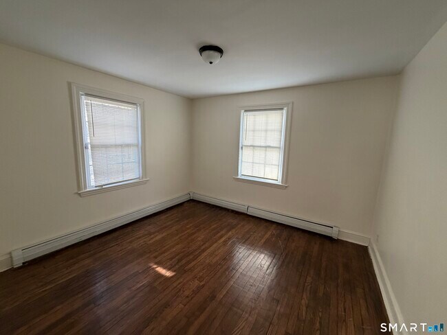 Building Photo - 535 Chase Ave