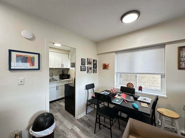 Building Photo - 1400 Chicago Ave