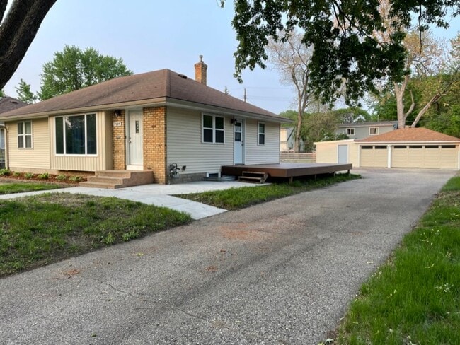 Primary Photo - Updated, Modern, 4 Bed, 2 Bath, 3+Car Garage