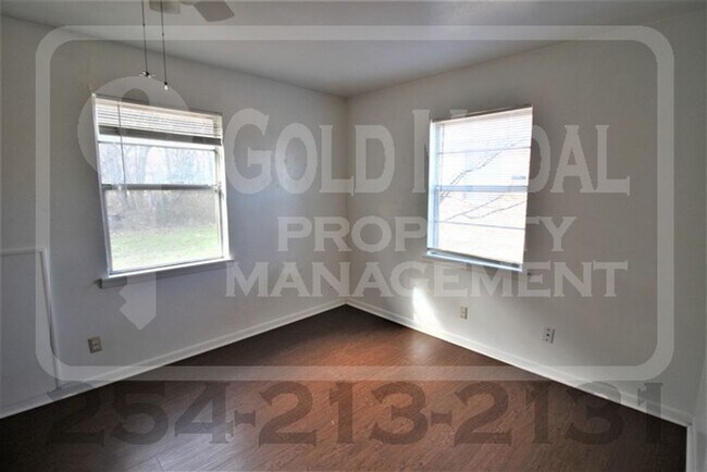 Building Photo - 806 Pecan Cir