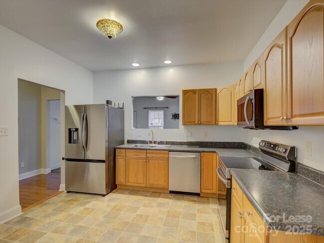 Building Photo - 4405 Sugar Cane Ct