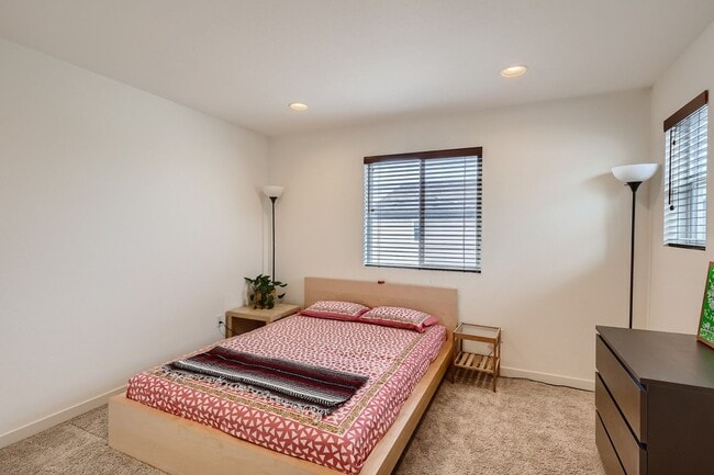 Building Photo - 3 Bed, 2.5 Bath,Beautiful Meridian Village...